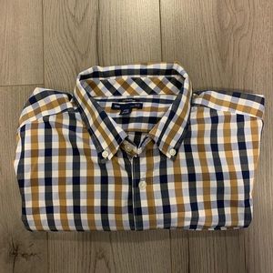 Men’s GAP Button down long sleeve shirt